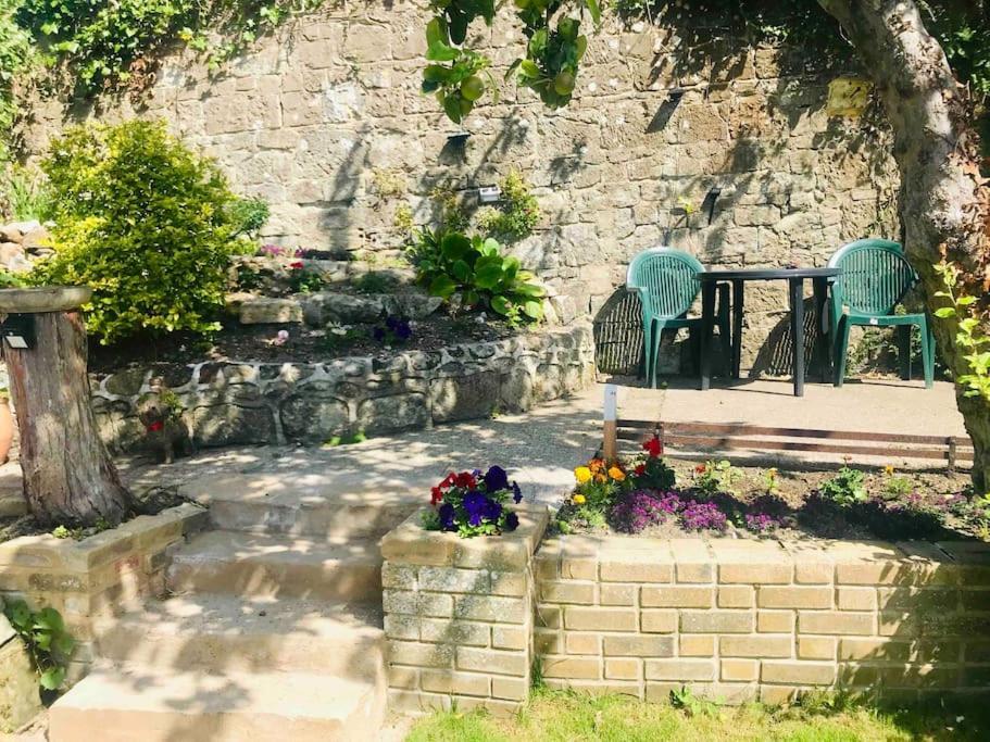 Victoria Boutique Lodge 'Stan" Sea View And Garden Apartment Ventnor Exterior foto
