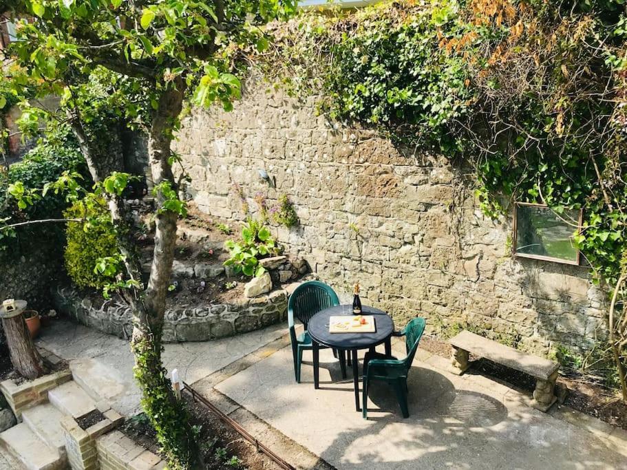 Victoria Boutique Lodge 'Stan" Sea View And Garden Apartment Ventnor Exterior foto